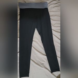 Black and gray Victoria's Secret yoga pants in size M